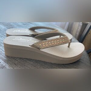 Skechers Yoga Foam Flip Flops, like new